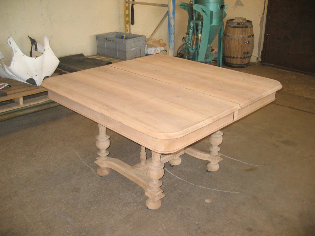 decapage-table-ancienne-bois-apres resultat du décapage par DécapSoft sur une table ancienne en bois