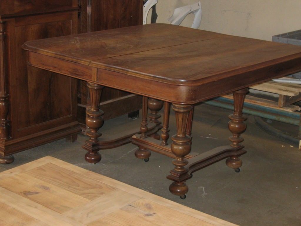 decapage-table-ancienne-bois-avant table avant restauration et décapage par l'entreprise décapsoft