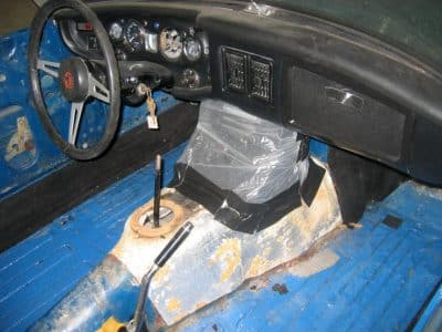 decapage automobile MG modèle mgb